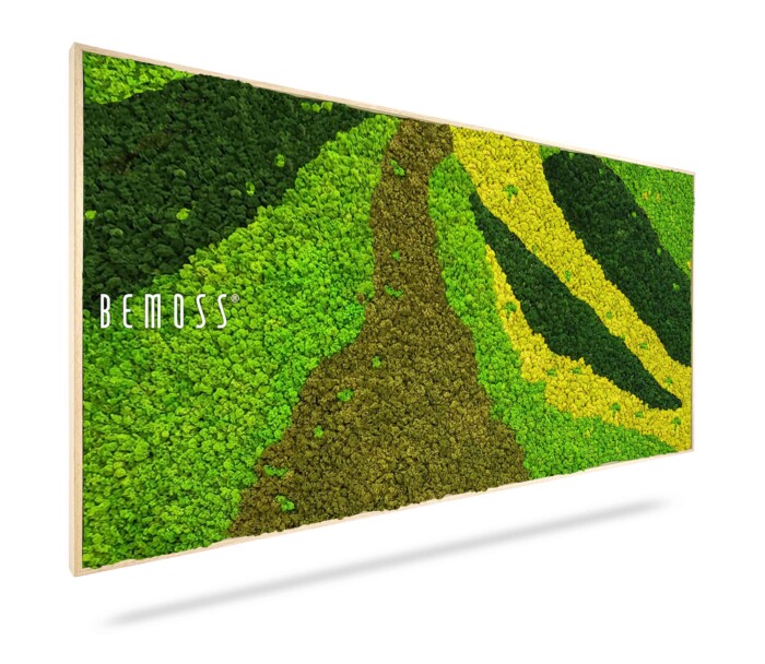 Un cadre rectangulaire en bois contenant un jardin vertical vibrant avec de la mousse verte, jaune et brune disposée selon un motif abstrait. Le mot « Tableau de mousse BEMOSS® ORTHO SPRING (Kópia) » est écrit en blanc sur le côté gauche du cadre. L'ombre du cadre est inclinée vers la droite.